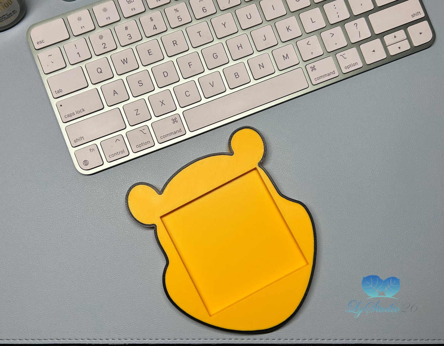 Pooh Bear Sticky Note Holder